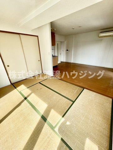 ロハス江坂の和室