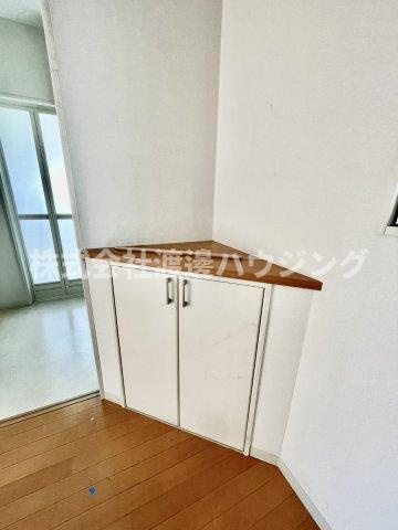 ロハス江坂の玄関