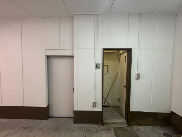 中央区新川1丁目　貸倉庫のトイレ