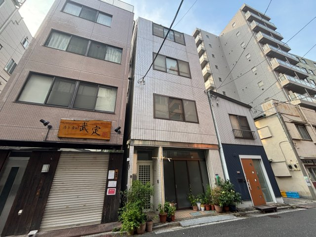 中央区新川1丁目　貸倉庫