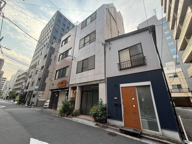 中央区新川1丁目　貸倉庫の外観