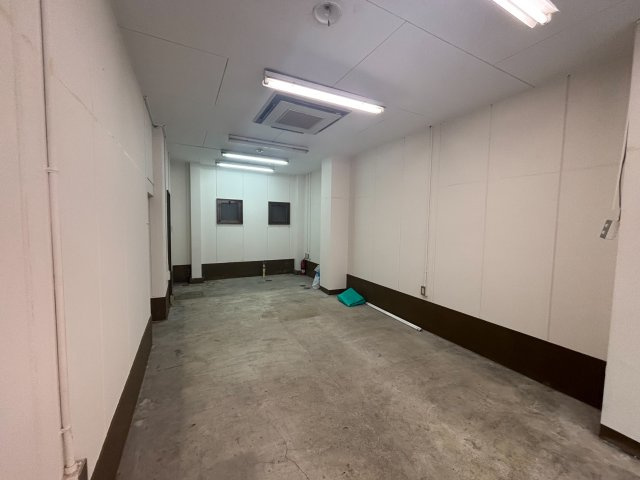 中央区新川1丁目　貸倉庫の内装