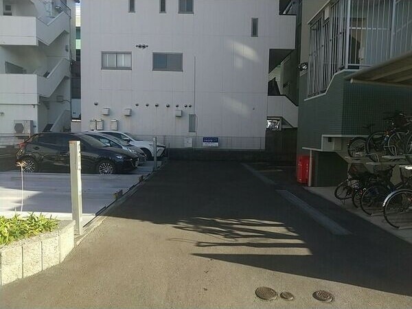 ミクニハイツの駐車場