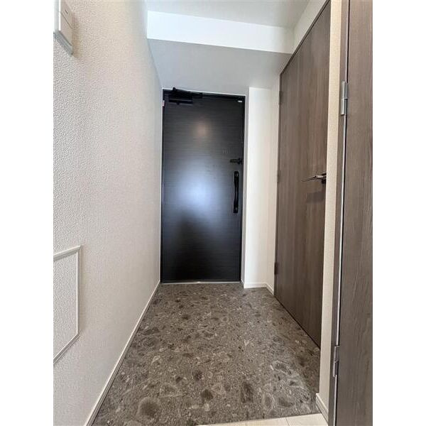 S-RESIDENCE野並駅前broadの玄関