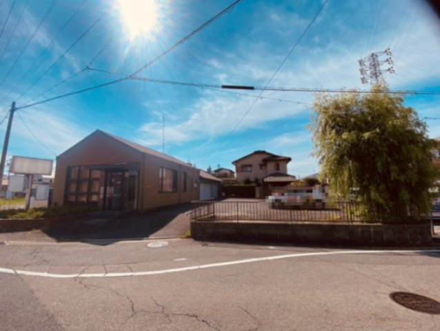 矢作町字小河原貸店舗の外観