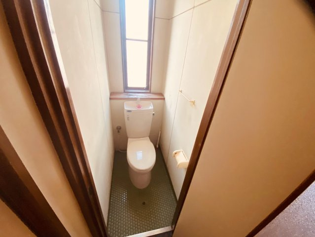矢作町字小河原貸店舗のトイレ