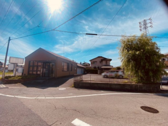 矢作町字小河原貸店舗の外観