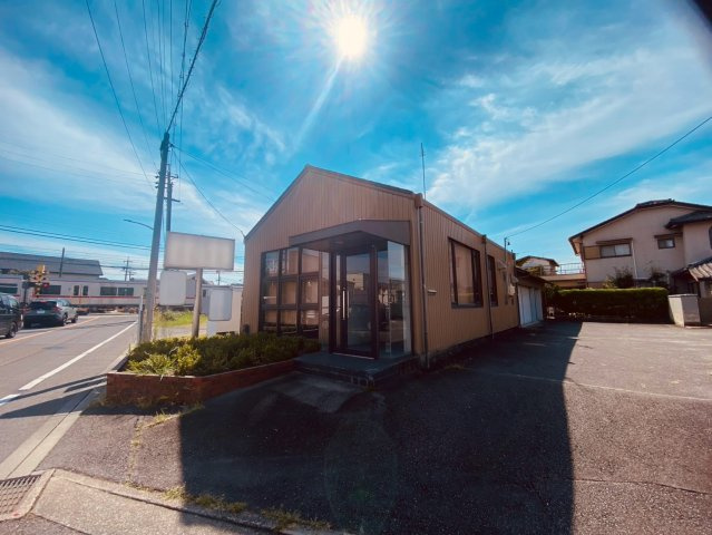矢作町字小河原貸店舗の外観