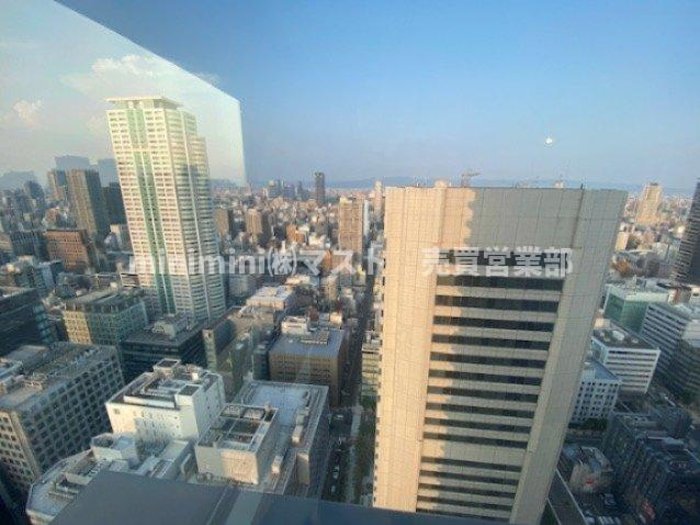 シティタワー大阪本町の展望|◆高層階から広がる、都心を見渡すパノラマビュー☆
37階・北東角住戸ならではの開放的な眺望を、室内からも存分にお楽しみいただけます♪
