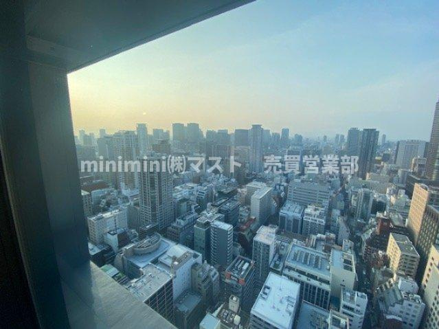 シティタワー大阪本町の展望|◆高層階から広がる、都心を見渡すパノラマビュー☆
37階・北東角住戸ならではの開放的な眺望を、室内からも存分にお楽しみいただけます♪