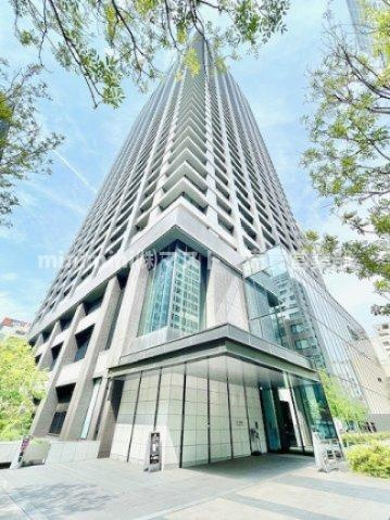 シティタワー大阪本町の外観|◆ガラスウォールを基調としたスタイリッシュな外観が印象的な「シティタワー大阪本町」！