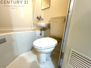 浴室内にトイレがあります♪