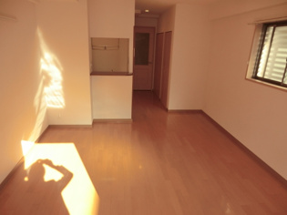 角部屋住戸で過ごしやすく、おすすめです。