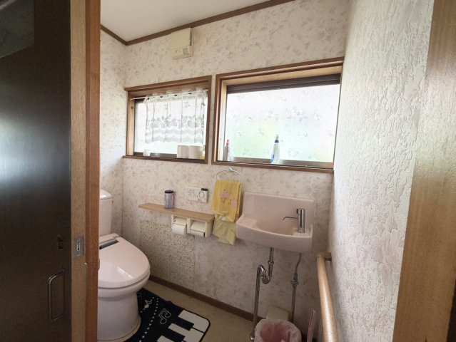 岩美郡岩美町大字本庄中古戸建のトイレ