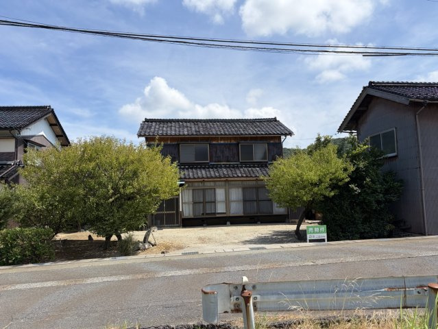岩美郡岩美町大字本庄中古戸建のその他|敷地全体
２階建の物置あります