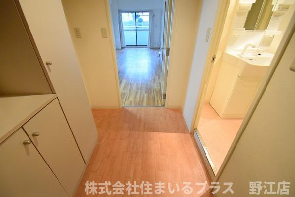 アメニティアビタシオンの玄関