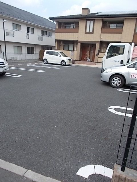 グラン・モンターニュⅠの駐車場