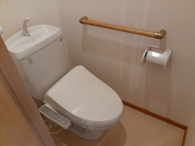 ウォシュレット付きのトイレです♪