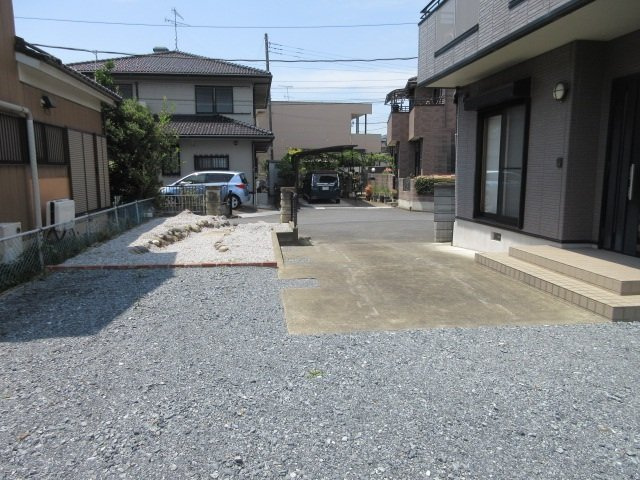 中古戸建　熊谷市原島1271-10（期間限定現況販売）の駐車場