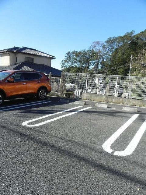 ソル・レヴェンテⅡＡの駐車場