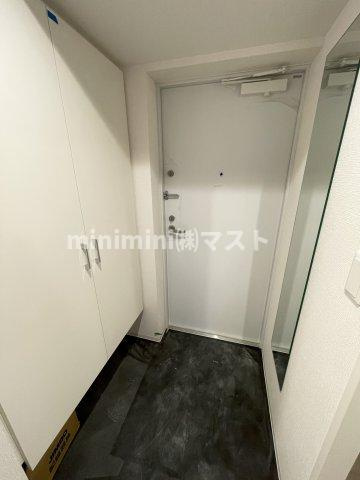 セレニテ東梅田アリエの玄関