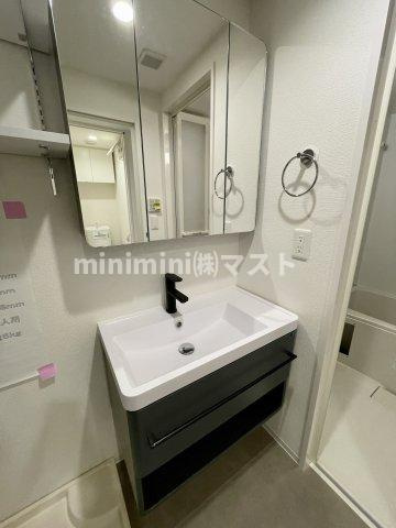 セレニテ東梅田アリエの洗面所