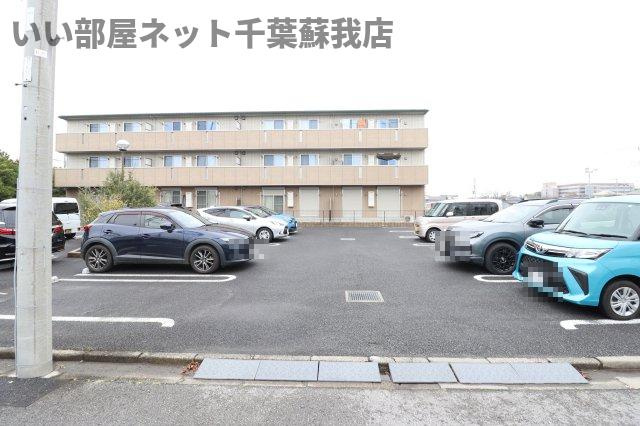 ソレイユ・ルヴァンの駐車場|駐車スペースもあります