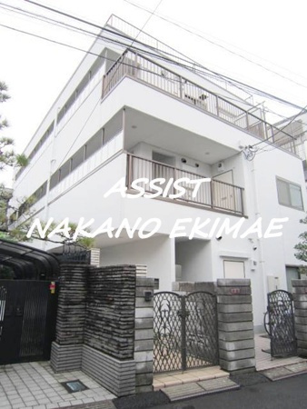 マンション加納のエントランス