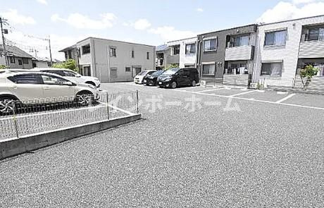 西大宮ガーデンヒルズⅡの駐車場