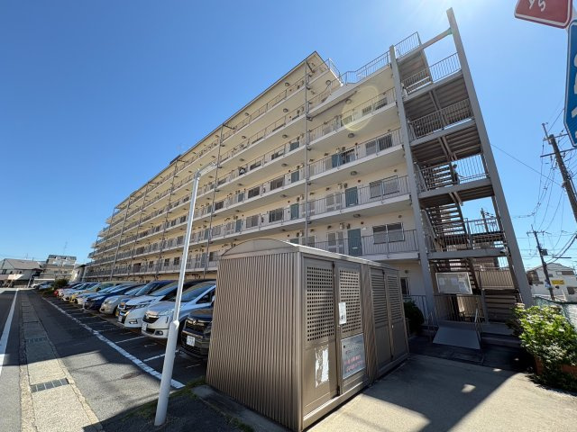 サンハイム長岡京　　の外観|弊社グループ会社にてリフォームプランのご提案も可能です！
お気軽にお問い合わせください(^^)