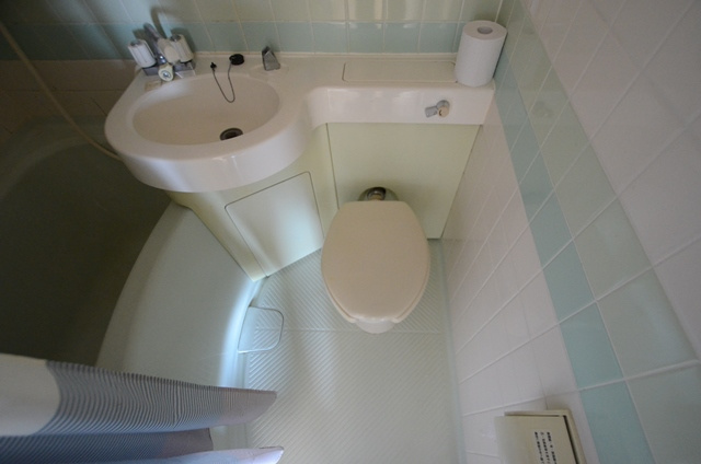 浴室内にトイレがあります！