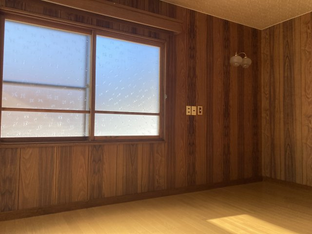 網走市錦町146番地26中古住宅の洋室|２階