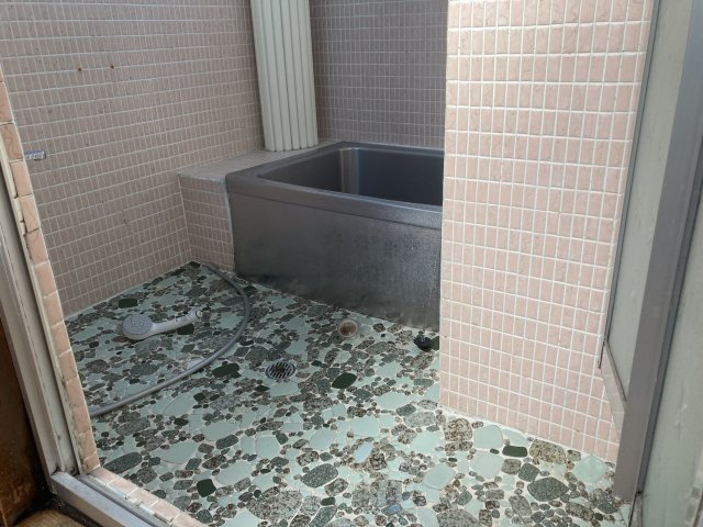 網走市錦町146番地26中古住宅の浴室