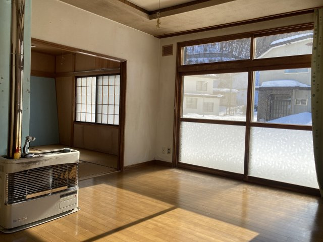 網走市錦町146番地26中古住宅の居間・リビング