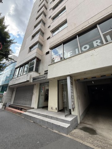 新宿Ｑフラットビル　908のエントランス