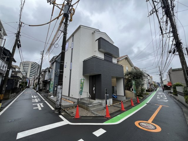 【仲介手数料無料】ふじみ野市大原２丁目の前面道路含む現地写真|耐震等級３の地震に強い住宅です！！