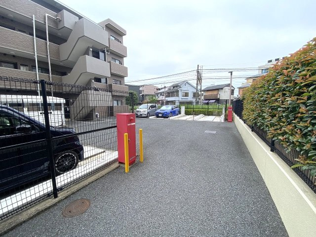 セラード川越の駐車場|駐車場
敷地内に駐車場を完備。荷物の出し入れや雨の日のお出かけもスムーズに行えて大変便利です。