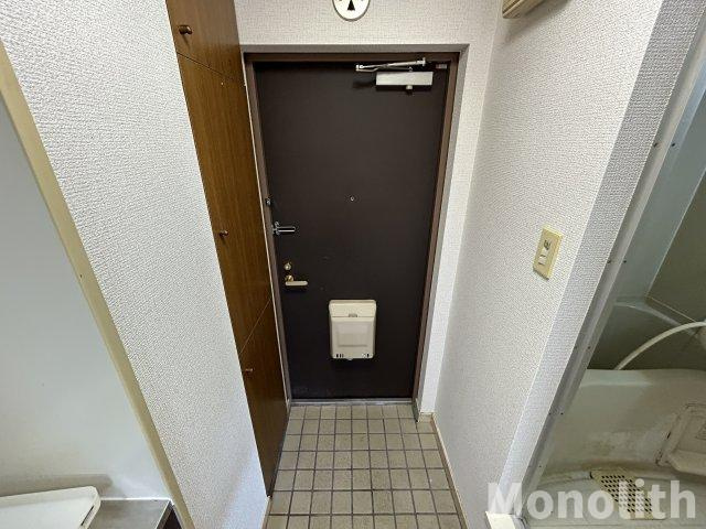 シャルマンフジ東岸和田弐番館の玄関