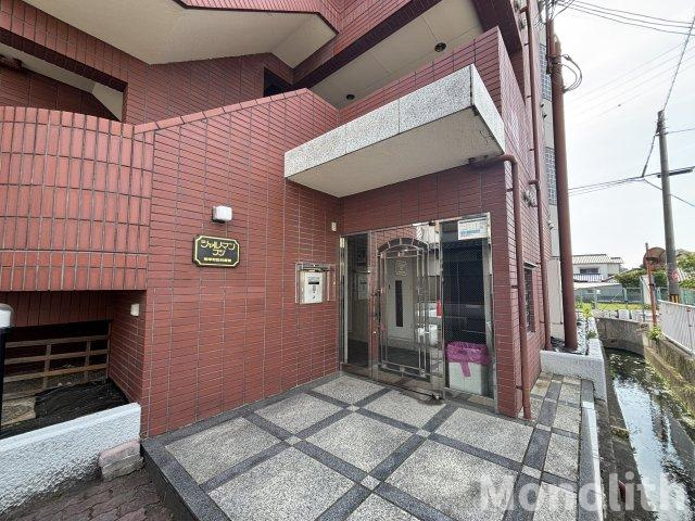 シャルマンフジ東岸和田弐番館のエントランス