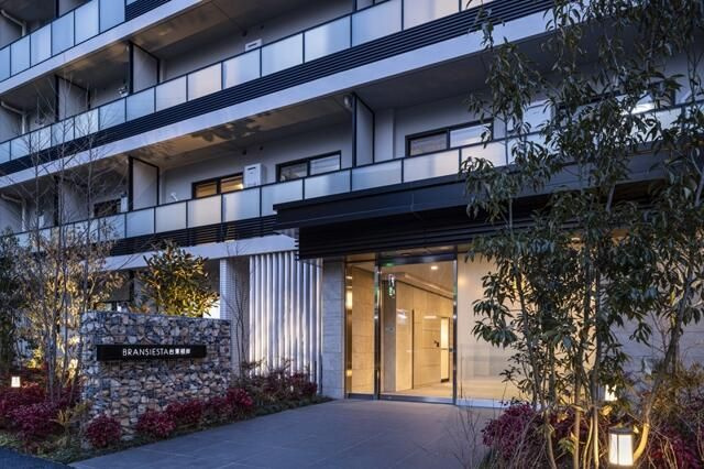 ディームス根岸のエントランス