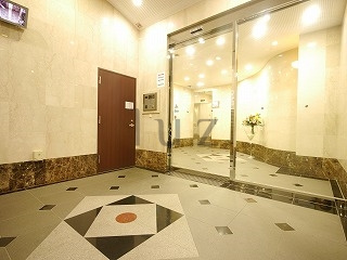 グリフォーネ横浜伊勢町弐番館のエントランス
