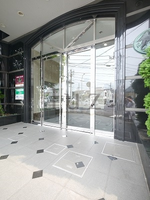 グリフォーネ横浜伊勢町弐番館のエントランス