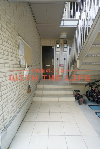 ガーデンヴィラ【キャッシュバック対象】のエントランス|毎日通るエントランスはこのようになっています