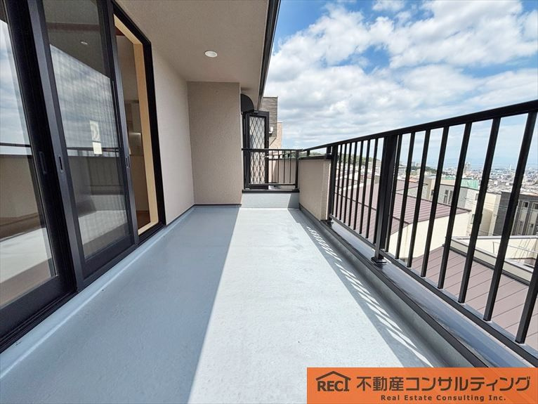 神戸市灘区土山町　中古戸建のバルコニー