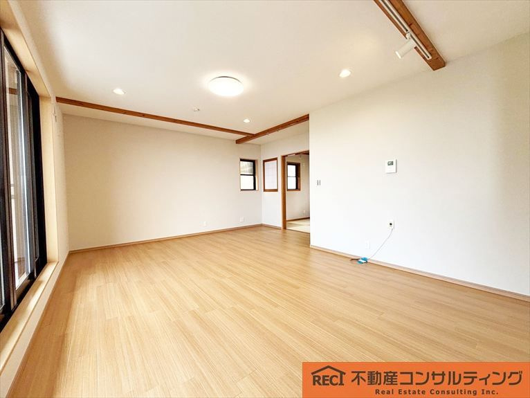 神戸市灘区土山町　中古戸建の洋室