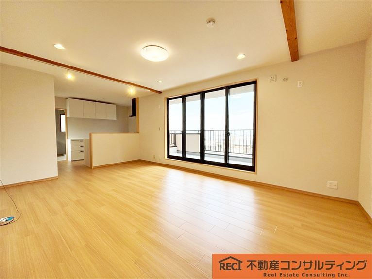 神戸市灘区土山町　中古戸建の洋室
