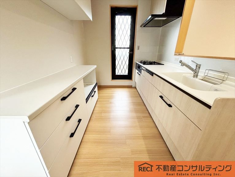 神戸市灘区土山町　中古戸建のキッチン