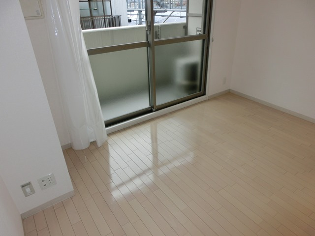 アーバネス淀川の洋室