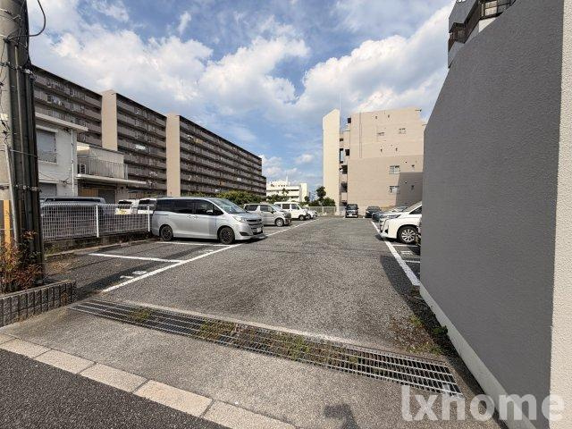 穂積マンションの駐車場