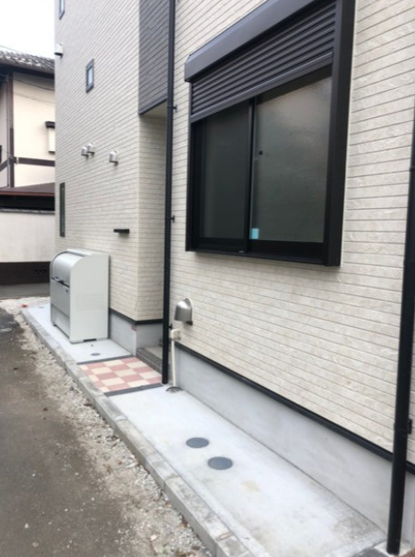 杉並区堀ノ内３丁目のアパートのエントランス